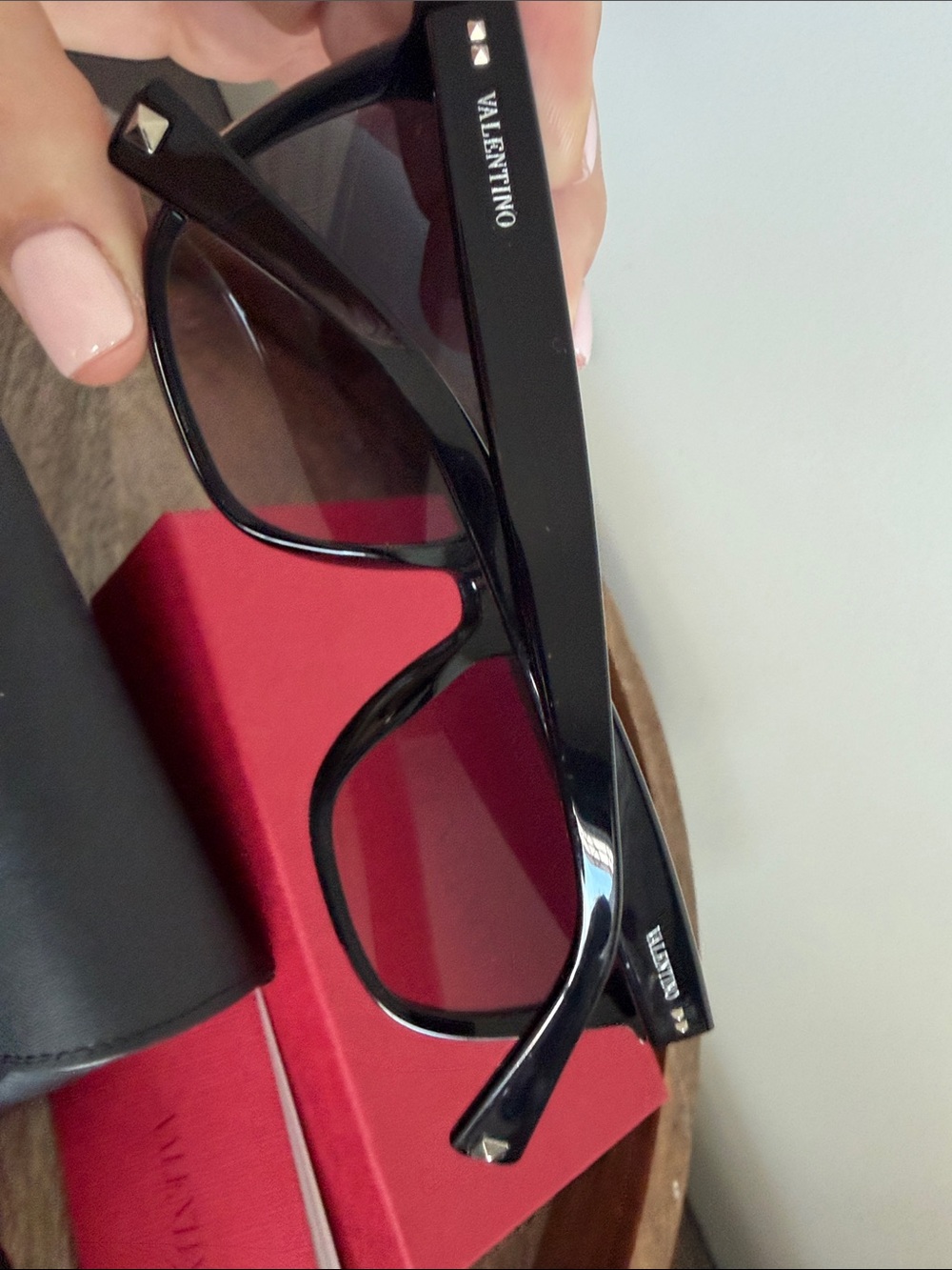 Valentino Black Gradient Rockstud Lens Cat-Eye Sunglasses - Picture 3 of 10